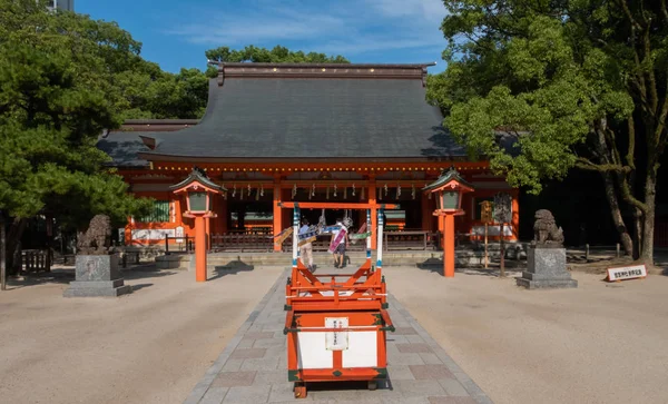 Fukuoka Japão Agosto 2018 Visitantes Santuário Chikuzen Ichinomiya Sumiyoshi — Fotografia de Stock