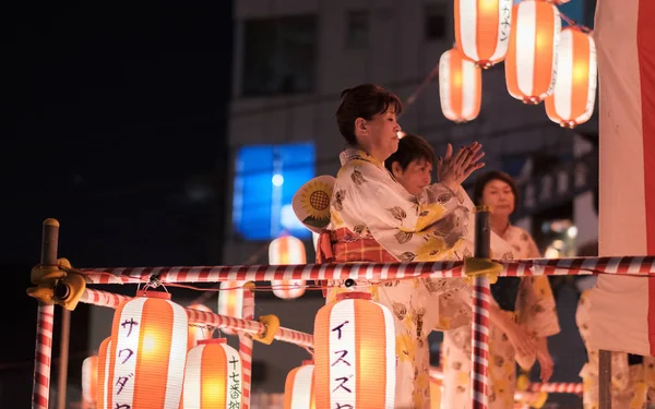 Tokyo Japan August 2018 Tänzer Traditionellen Yukata Tanzen Auf Der — Stockfoto