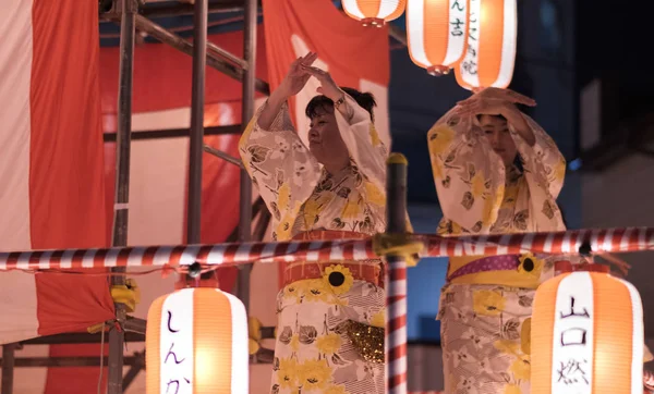 Toquio Japão Agosto 2018 Dançarinos Yukata Tradicional Dançando Palco Celebração — Fotografia de Stock