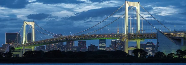 Токио Япония Августа 2018 Года Иллюминированный Токийский Радужный Мост Закате — стоковое фото