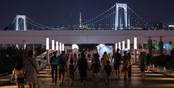 Tokyo Giappone Agosto 2018 Persone Che Camminano Odaiba Percorso Piedi — Foto Stock