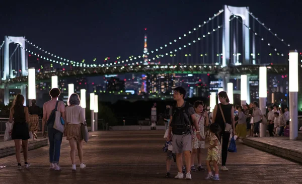 Tokyo Giappone Agosto 2018 Persone Che Camminano Odaiba Percorso Piedi — Foto Stock