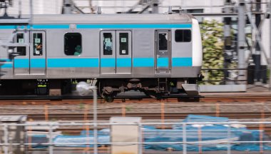 Tokyo, Japonya - 17 Ağustos 2018. Japonya demiryolu banliyö treni Tokyo Tren İstasyonu.