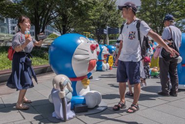 Japonya - 12 Ağustos 2018. Tema Parkı insanlarda