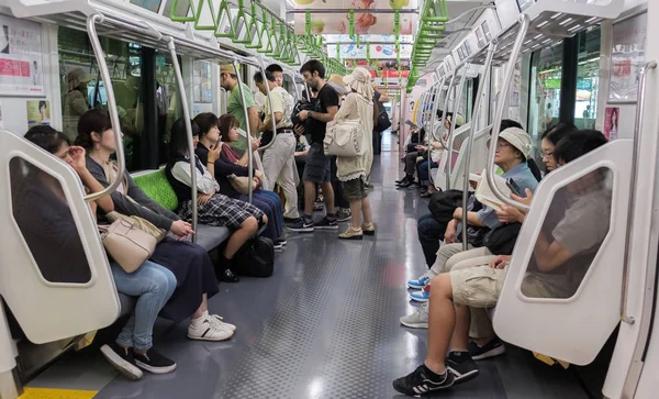 Tokyo Japan Augusti 2018 Pendlare Inuti Japan Railway Persontåg — Stockfoto