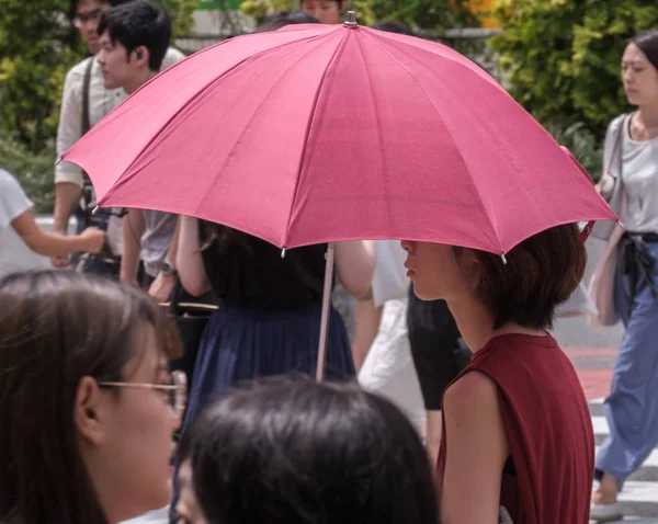 Toquio Japão Agosto 2018 Mulher Japonesa Com Guarda Chuva Vermelho — Fotografia de Stock