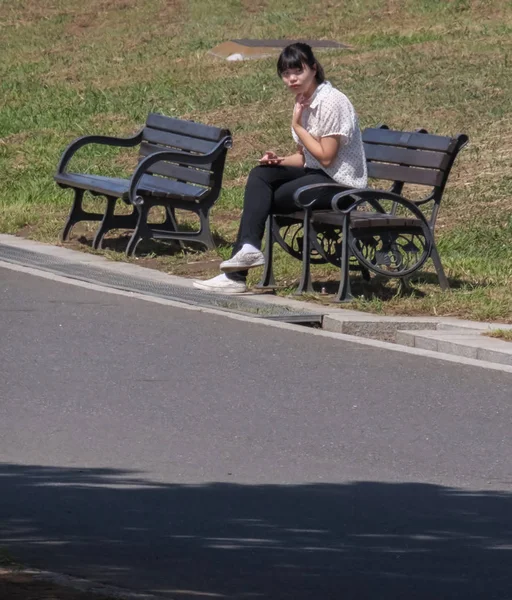 Τόκιο Ιαπωνία 24Η Αυγούστου 2018 Ιαπωνικά Κορίτσι Που Κάθεται Ένα — Φωτογραφία Αρχείου