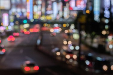 Iilluminated şehir ışıkları bokeh geceleri.