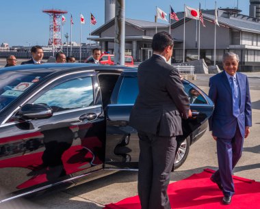 Tokyo, Japonya - 12 Haziran 2018. Malezya Başbakanı Tun Mahathir Mohamad Japonya'ya bir çalışma ziyareti sonrasında Malezya kalkış için Haneda Uluslararası Havaalanı'na geliyor