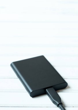 Taşınabilir katı durum götürmek (Ssd) ahşap tahta.