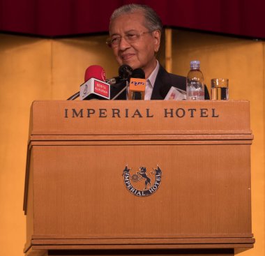 Tokyo, Japonya - 10 Haziran 2018. Malezya Başbakanı, Tun Mahathir Mohamad Tokyo'da Malezya bir toplantı, bir konuşma teslim.