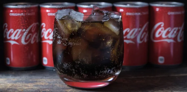 Tokyo Japan Juli 2018 Ein Glas Kalte Coca Cola Getränke — Stockfoto