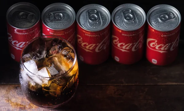 Tokio Japón Julio 2018 Vaso Coca Cola Fría Con Hielo —  Fotos de Stock