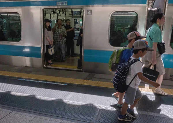 Tokyo Japan August 17Th 2018 Japanese Children Tokyo Railway Station — Stock Photo, Image