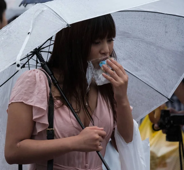 Tokyo Japão Julho 2018 Menina Japonesa Com Guarda Chuva Durante — Fotografia de Stock