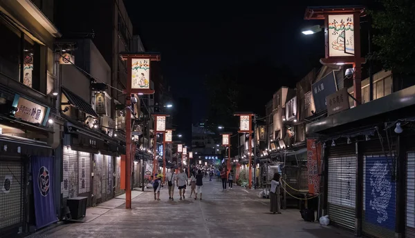 Tokyo Japonya Ağustos 2018 Turist Ecploring Asakusa Geceleri Sokak — Stok fotoğraf