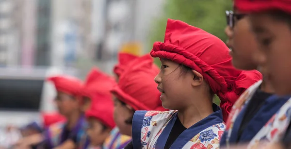 Tokyo Japan Juli 2018 Schulkinder Bunten Traditionellen Uniformen Führen Ihre — Stockfoto