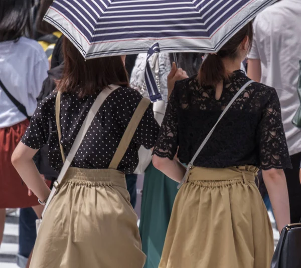 Tokio Japonsko Srpna 2018 Japonské Dívky Deštníkem Horkém Letním Dni — Stock fotografie