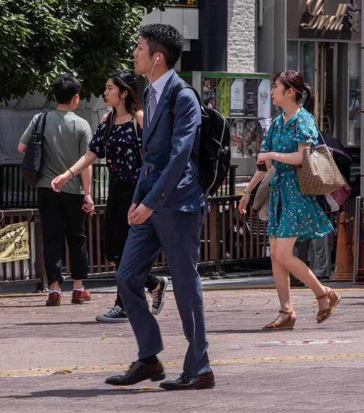 Tokio Japón Julio 2018 Hombre Japonés Traje Negocios Con Caminar — Foto de Stock