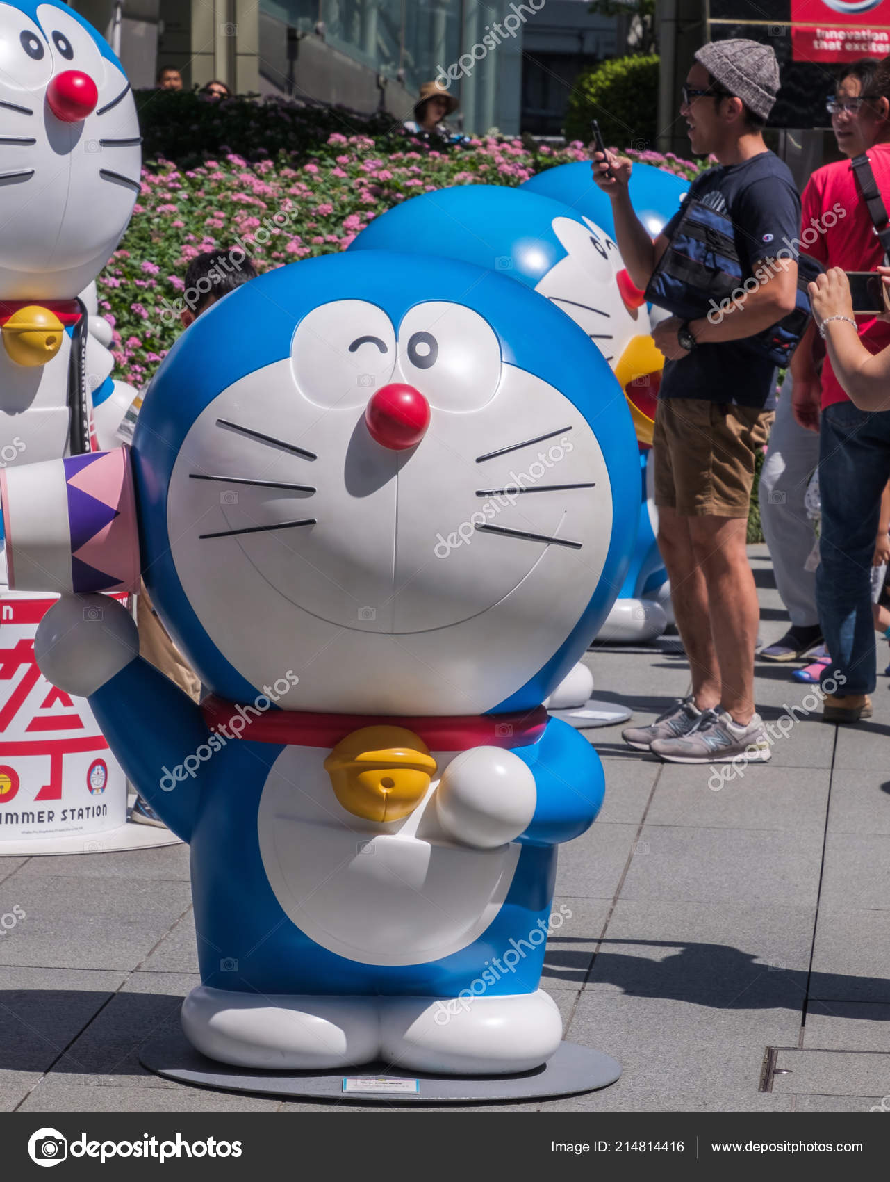 Tokyo Japan August th 18 People Crowding Doraemon Statues Roppongi Stock Editorial Photo C Akulamatiau Tokyo Japan August th 18 People Crowding Doraemon Statues Roppongi Stock Editorial Photo C Akulamatiau