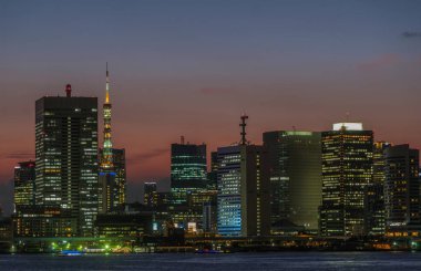 Tokyo Kulesi, gece karanlığında oluşturmak Merkez