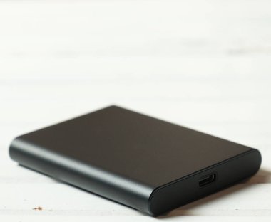 Taşınabilir katı durum götürmek (Ssd) ahşap tahta.