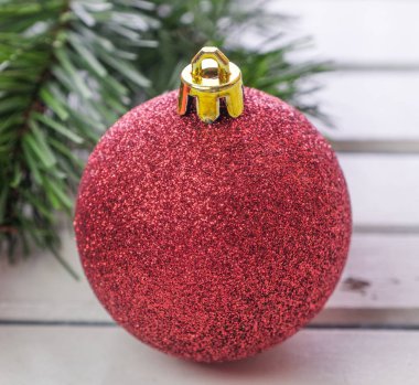 Ahşap Masa üst üzerinde kırmızı Noel biblo