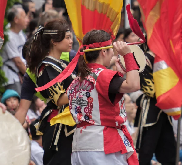 Tokyo Japan Juli 2018 Deltagarna Slog Taiko Trummor Medan Utför — Stockfoto