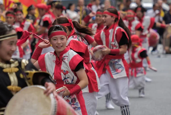 Tokyo Japão Julho 2018 Participantes Batendo Uma Bateria Taiko Enquanto — Fotografia de Stock