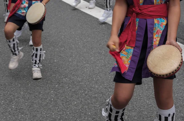 Tokio Japonsko Července 2018 Školní Děti Barevné Tradiční Uniformě Provádění — Stock fotografie