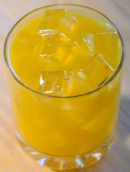 Апельсиновый Сок Кубиками Льда — стоковое фото