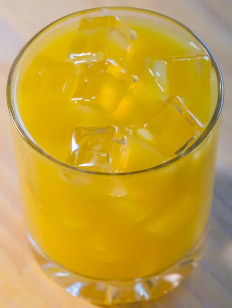 Bebida Suco Laranja Com Cubos Gelo — Fotografia de Stock