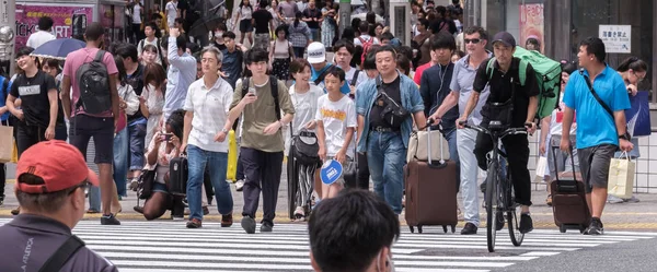 Tokyo Japan August 2018 Uber Isst Rider Radfahren Durch Die — Stockfoto