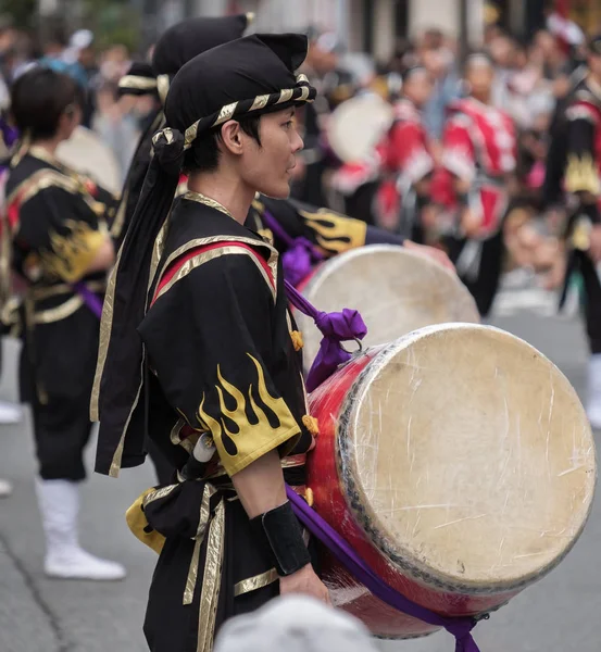 Tokyo Japão Julho 2018 Participantes Batendo Uma Bateria Taiko Enquanto — Fotografia de Stock