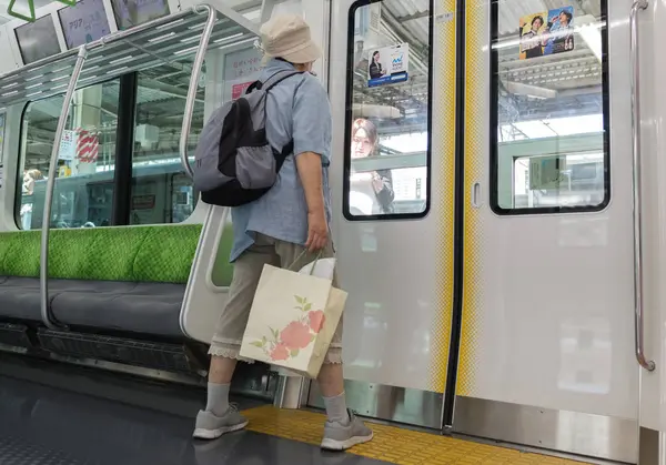 Tokyo Japan August 17Th 2018 Old Woman Japan Railway Passenger — Stock Photo, Image