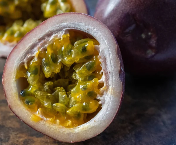 Passion Fruit Wooden Background — Stock Photo, Image