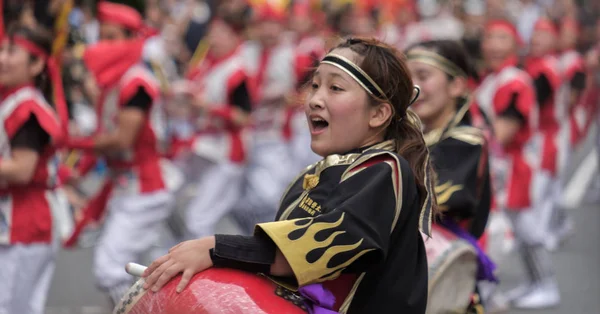 Tokyo Japão Julho 2018 Participantes Batendo Uma Bateria Taiko Enquanto — Fotografia de Stock