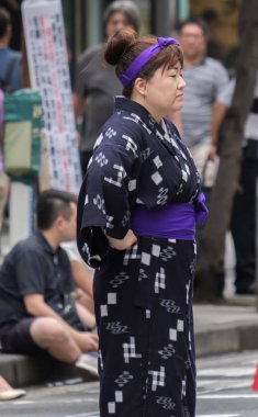 Tokyo, Japonya - 29 Temmuz 2018. Dans performansı EISA Shinjuku Festivali'nde sahne katılımcı.