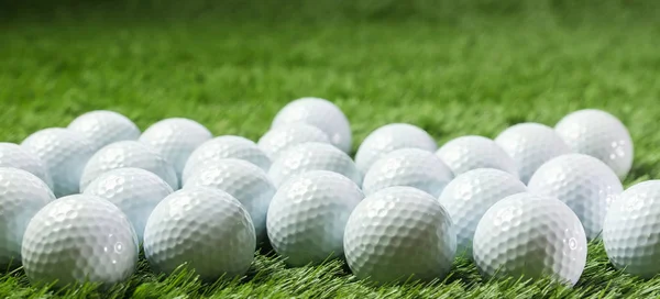 Pelotas Golf Sobre Hierba Verde —  Fotos de Stock