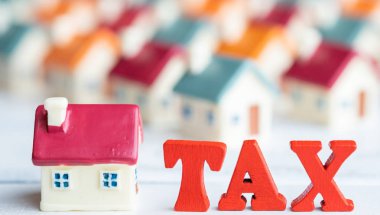 Gayrimenkul Kırmızı ahşap kelime vergisi