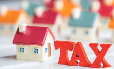 Gayrimenkul Kırmızı ahşap kelime vergisi