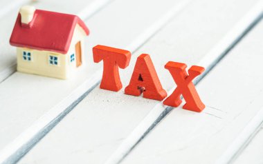 Gayrimenkul Kırmızı ahşap kelime vergisi