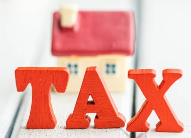 Gayrimenkul Kırmızı ahşap kelime vergisi