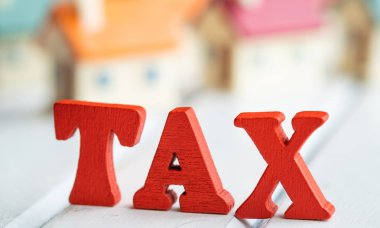 Gayrimenkul Kırmızı ahşap kelime vergisi