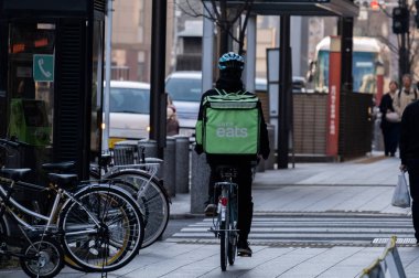 Uber ile bisiklet teslim adam yiyor 