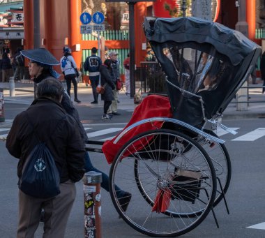 Gündüz Japon meşgul sokak