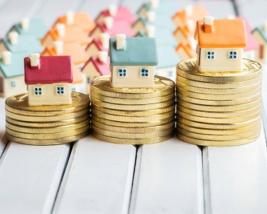 Kripto paralar üzerinde ev modellerinin görünümü yakın