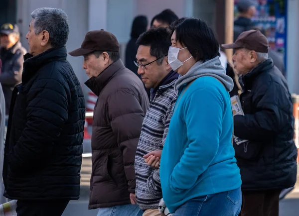 Gündüz Japon meşgul sokak