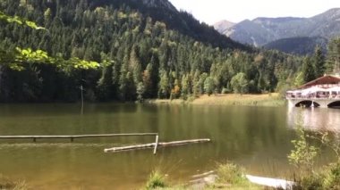 Der Pflegersee ist ein knstlich gestauter Binnensee in den Ammergauer Alpen im Landkreis Garmisch-Partenkirchen im Sdwesten des Regierungsbezirks Oberbayern.