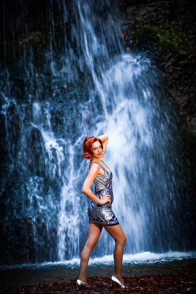 Portrait Red Haired Woman Silver Mini Dress Front Waterfall — Stock Photo, Image